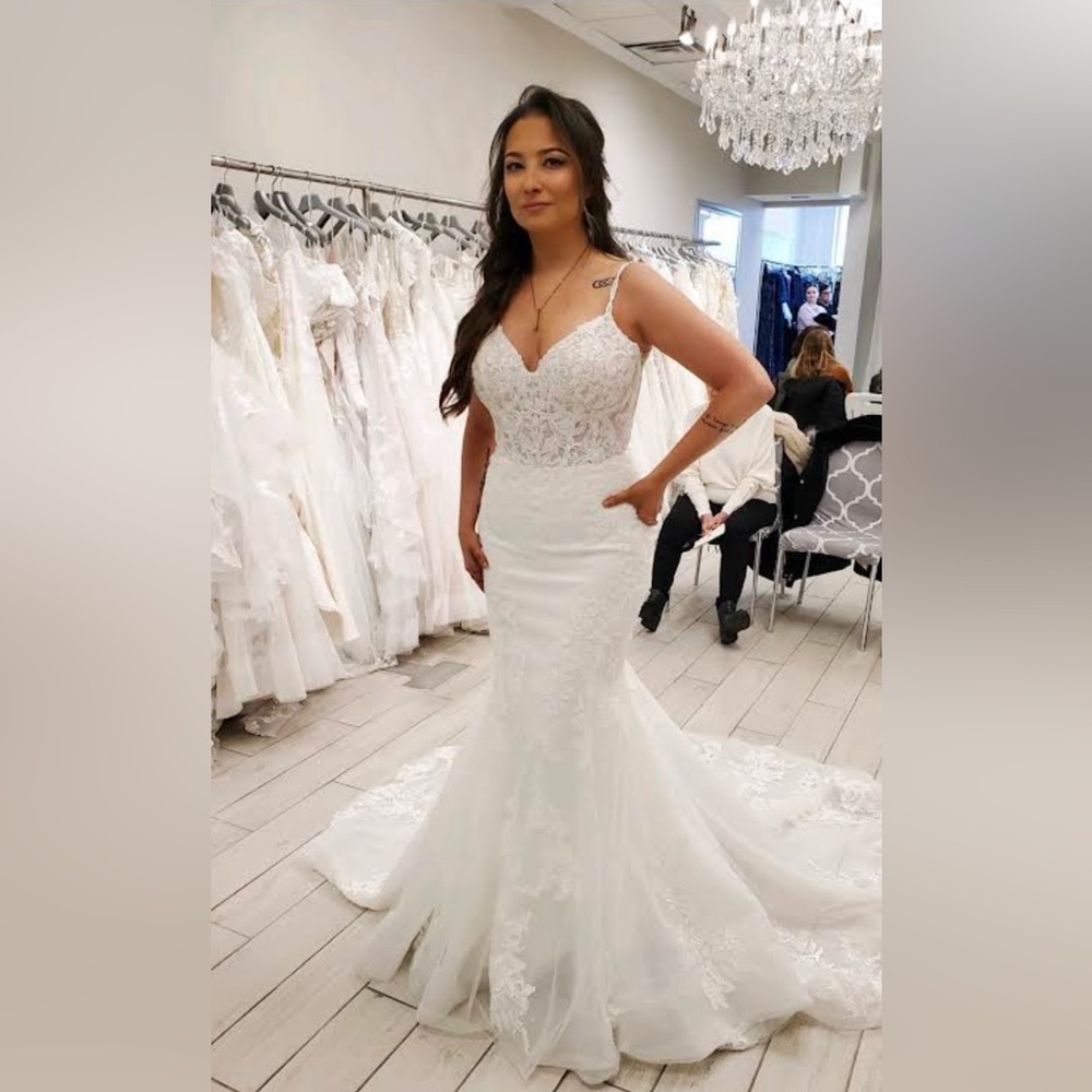 Essence of Australia D3502 Wedding Gown